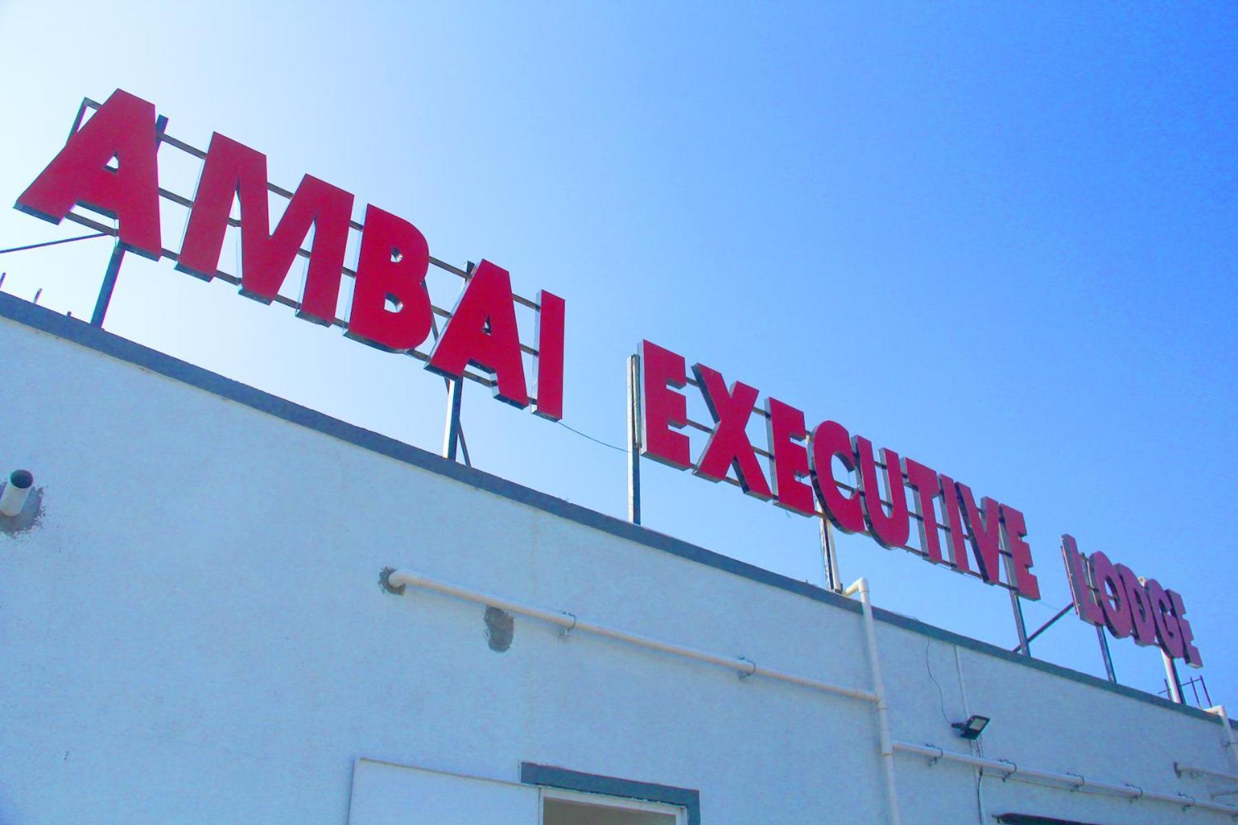 Hotel Ambai Executive Tuljapur Kültér fotó