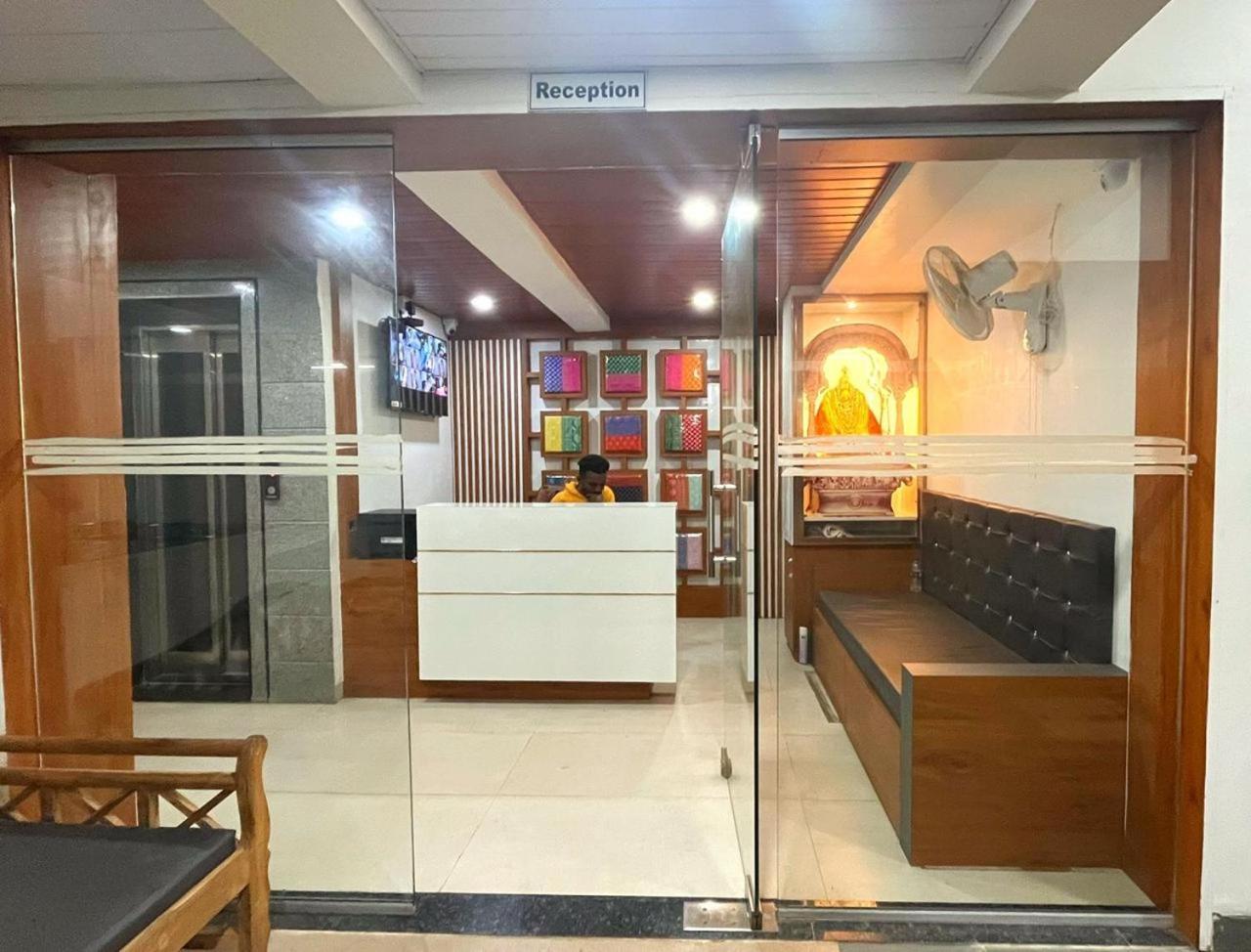 Hotel Ambai Executive Tuljapur Kültér fotó