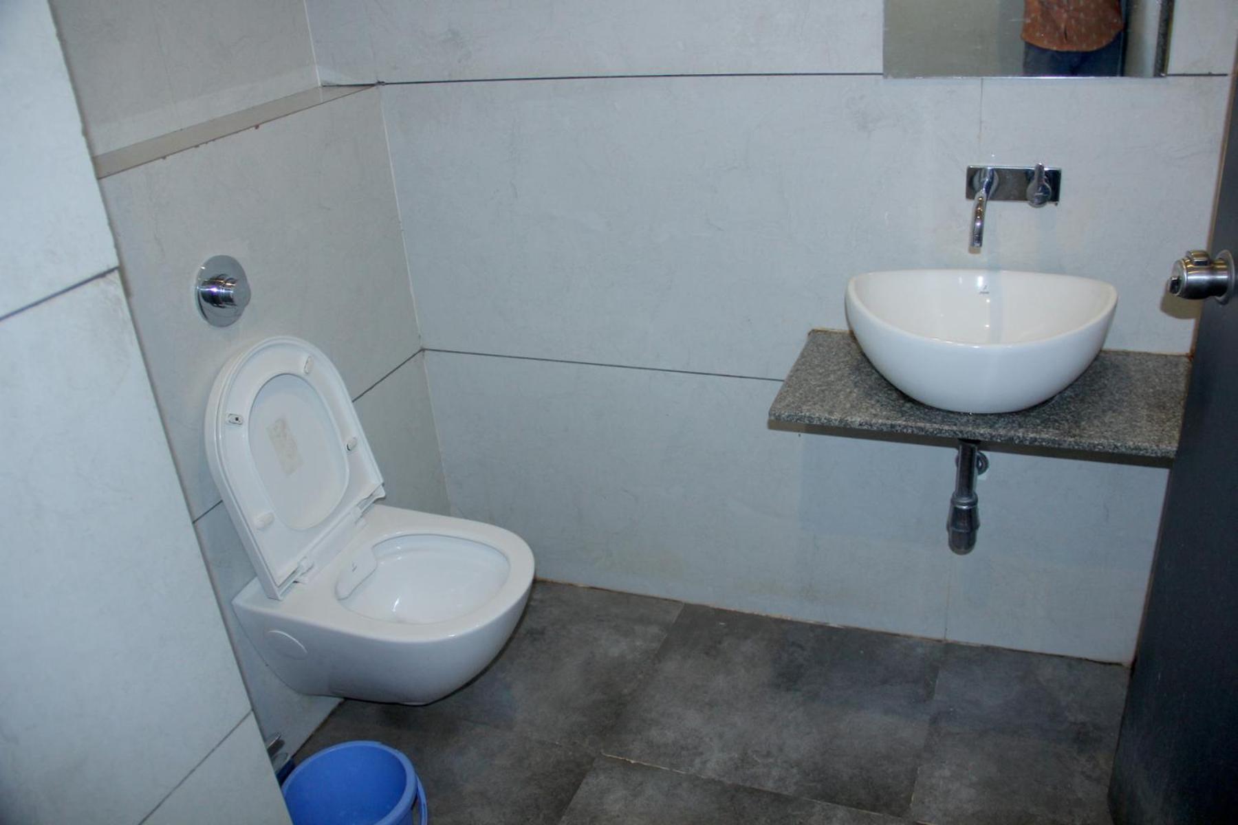 Hotel Ambai Executive Tuljapur Kültér fotó